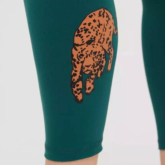 OFFLINE by Aerie x Aly Raisman Legging Real Me Crossover High Waist Leopard sz M - Picture 7 of 9